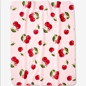 Victoria’s Secret Pink Sherpa blanket NEW